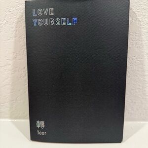 Black 'Love Yourself Tear' Album letter “ U “